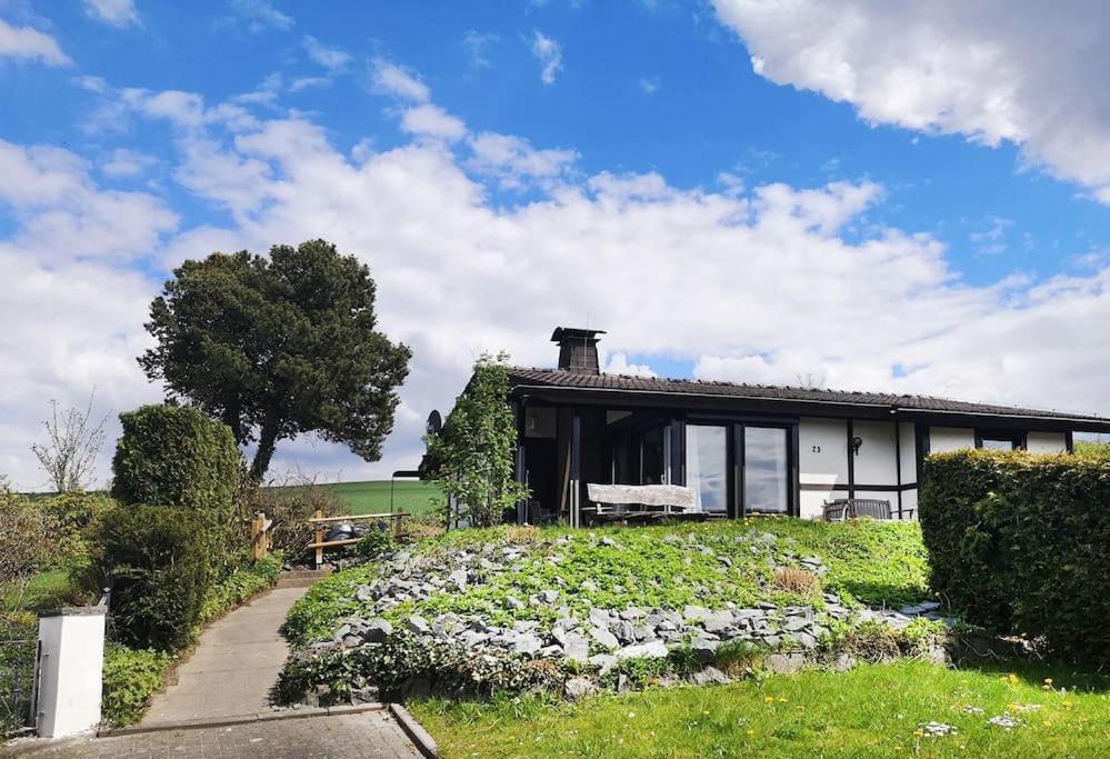 Ferienhaus Lena Im Sauerland Direkt Am Hennesee 梅舍德 外观 照片