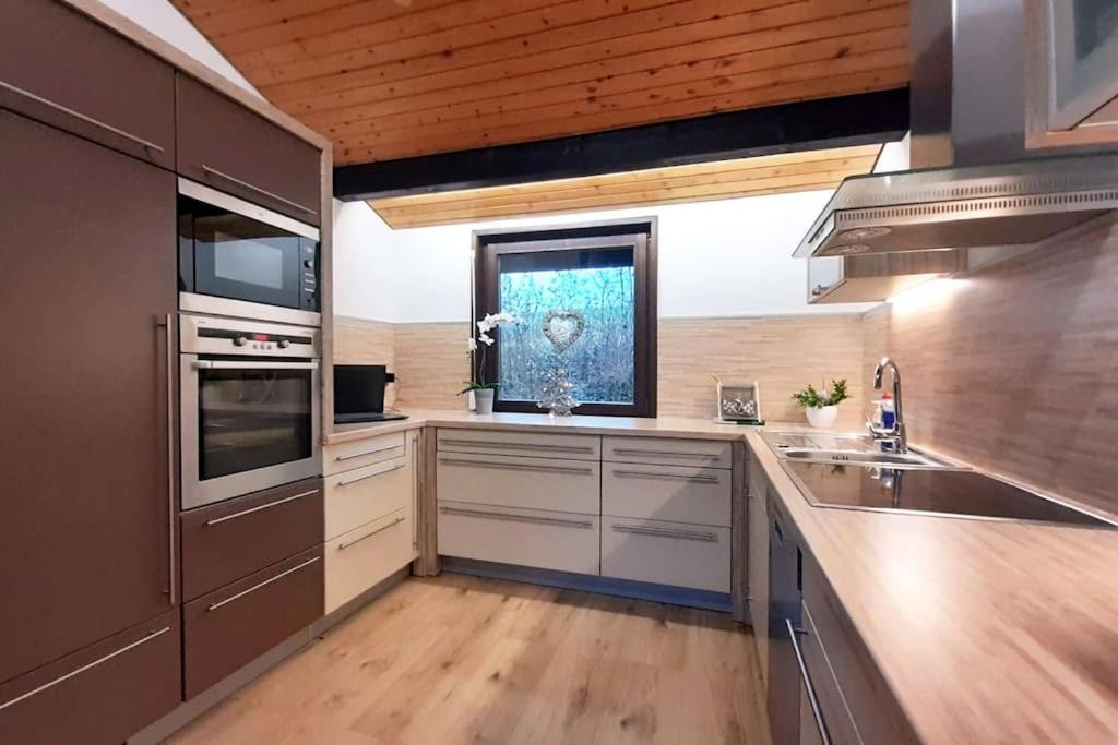 Ferienhaus Lena Im Sauerland Direkt Am Hennesee 梅舍德 外观 照片